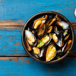 delicious pan of mussels at a corolla restaurant